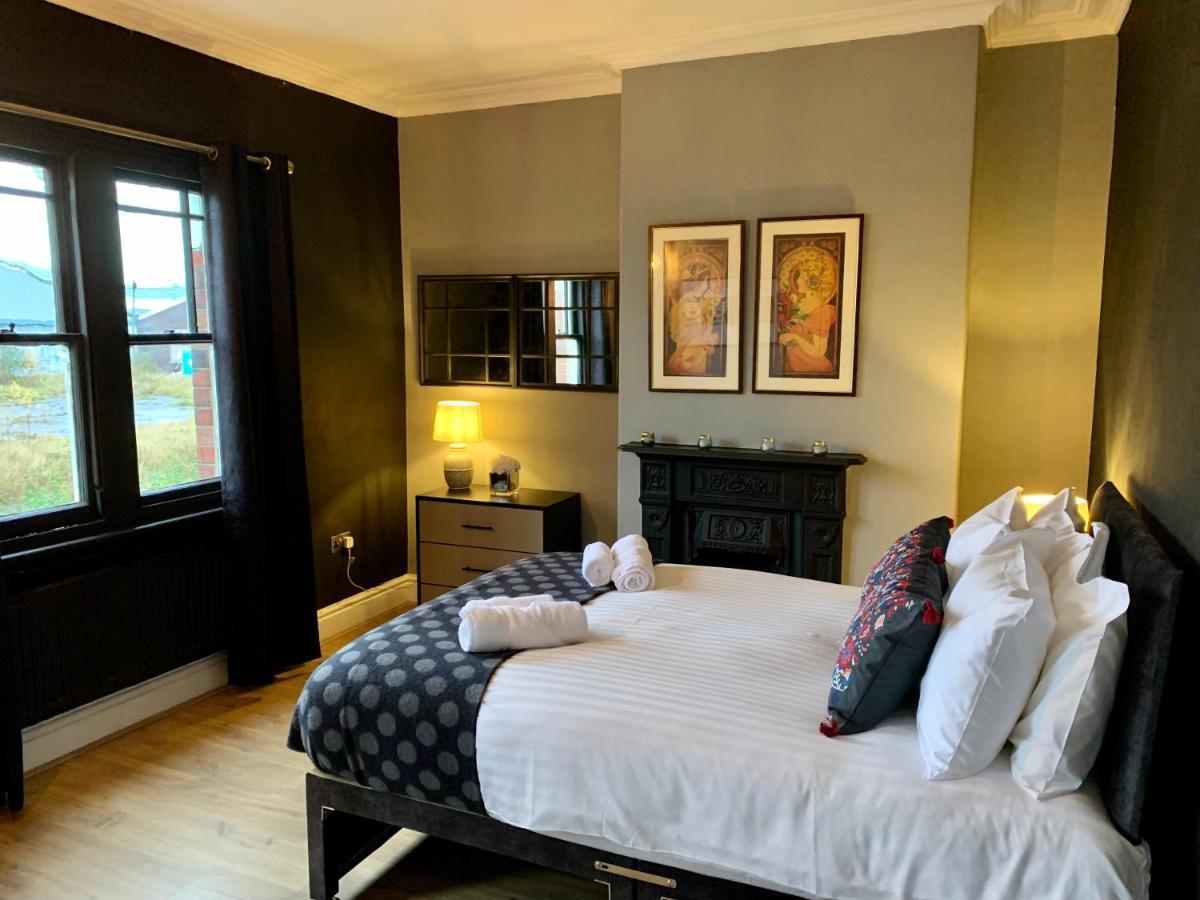 Stoke-on-Trent Stamer House By Yourstays, Stylish Quirky House, With 4 Double Bedrooms, Book Now! מראה חיצוני תמונה