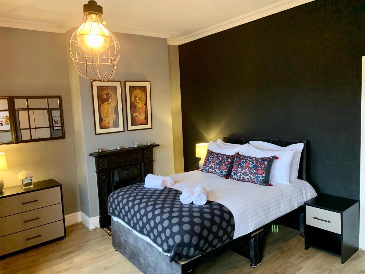 Stoke-on-Trent Stamer House By Yourstays, Stylish Quirky House, With 4 Double Bedrooms, Book Now! מראה חיצוני תמונה