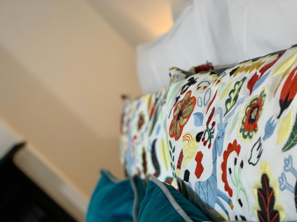 Stoke-on-Trent Stamer House By Yourstays, Stylish Quirky House, With 4 Double Bedrooms, Book Now! מראה חיצוני תמונה
