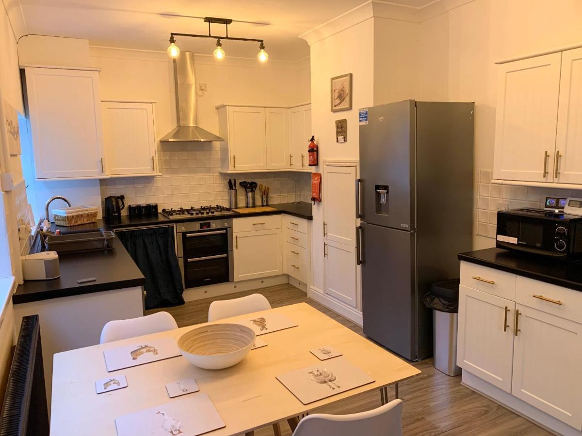 Stoke-on-Trent Stamer House By Yourstays, Stylish Quirky House, With 4 Double Bedrooms, Book Now! מראה חיצוני תמונה