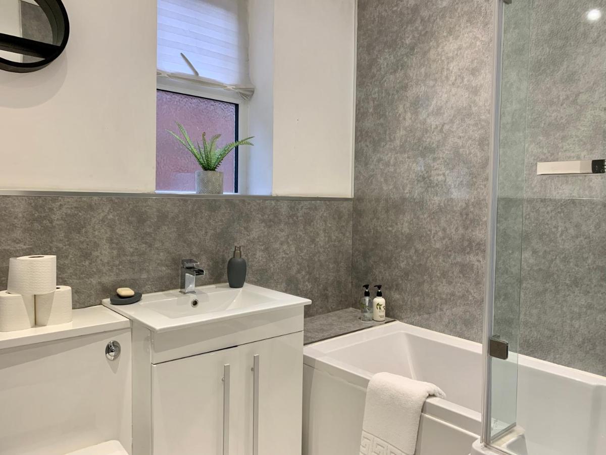 Stoke-on-Trent Stamer House By Yourstays, Stylish Quirky House, With 4 Double Bedrooms, Book Now! מראה חיצוני תמונה