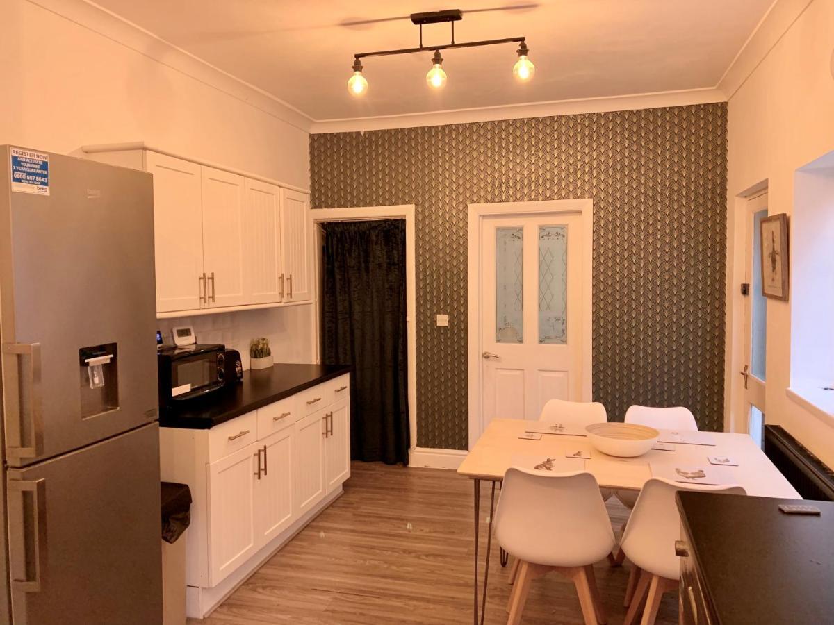 Stoke-on-Trent Stamer House By Yourstays, Stylish Quirky House, With 4 Double Bedrooms, Book Now! מראה חיצוני תמונה