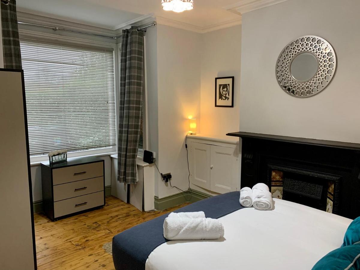 Stoke-on-Trent Stamer House By Yourstays, Stylish Quirky House, With 4 Double Bedrooms, Book Now! מראה חיצוני תמונה
