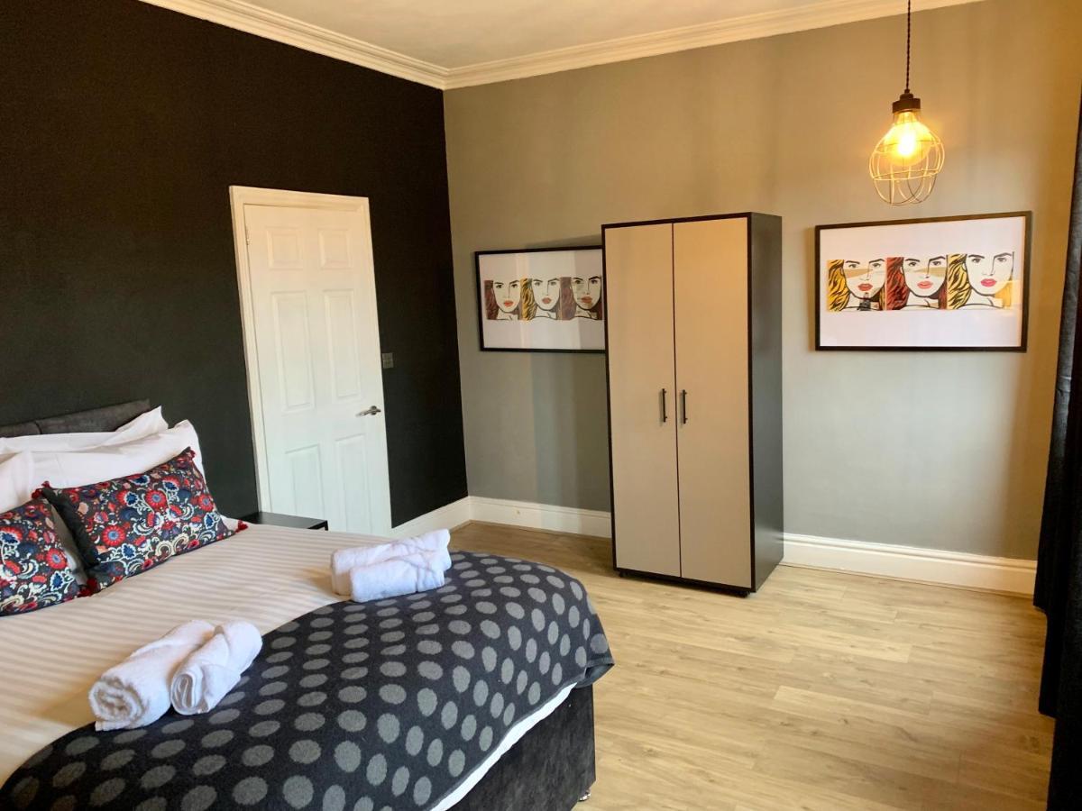 Stoke-on-Trent Stamer House By Yourstays, Stylish Quirky House, With 4 Double Bedrooms, Book Now! מראה חיצוני תמונה